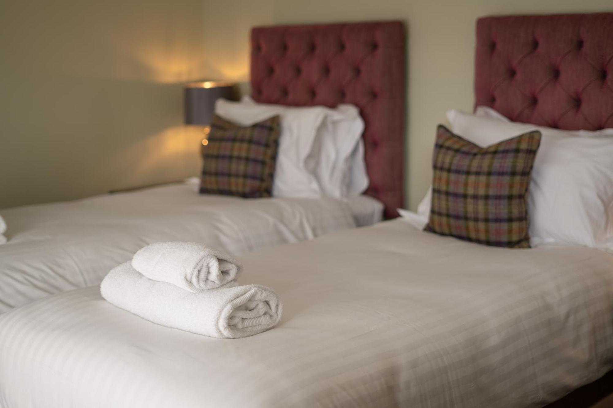 The Thomas Lord Hotel West Meon Buitenkant foto