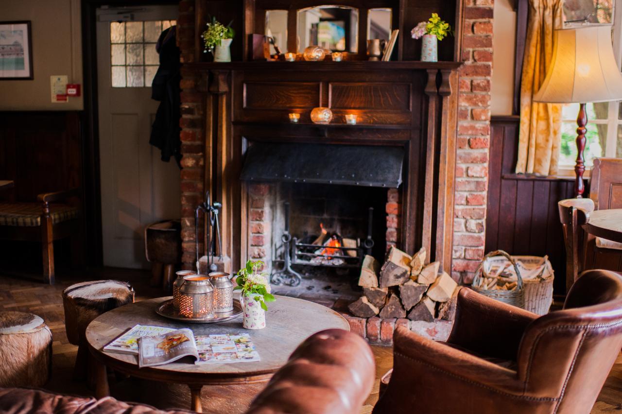The Thomas Lord Hotel West Meon Buitenkant foto