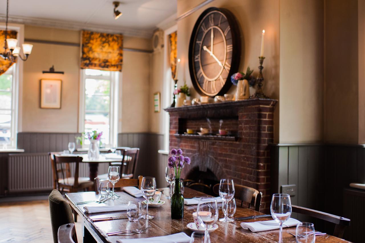 The Thomas Lord Hotel West Meon Buitenkant foto